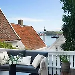 Leilighet In Old